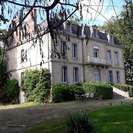 Chateau Du Grand Lucay Bourbon-lʼArchambault 外观 照片